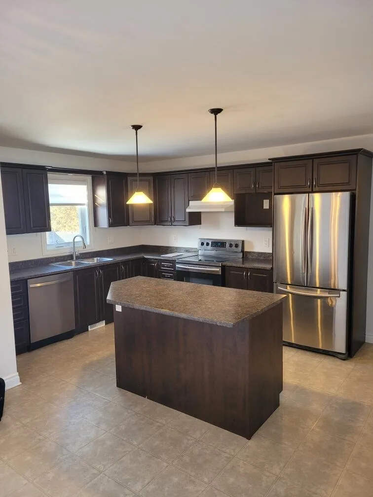 Ottawa Kitchen - Before Refinishing